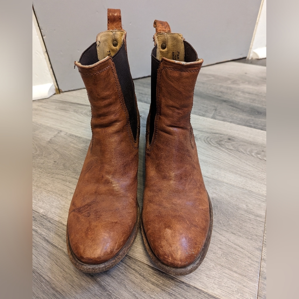 Frye Leather Chelsea Boots - Cognac Size 7.5